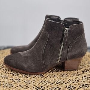Violet & Red Brown Pointed Toe Booties Size 9.5